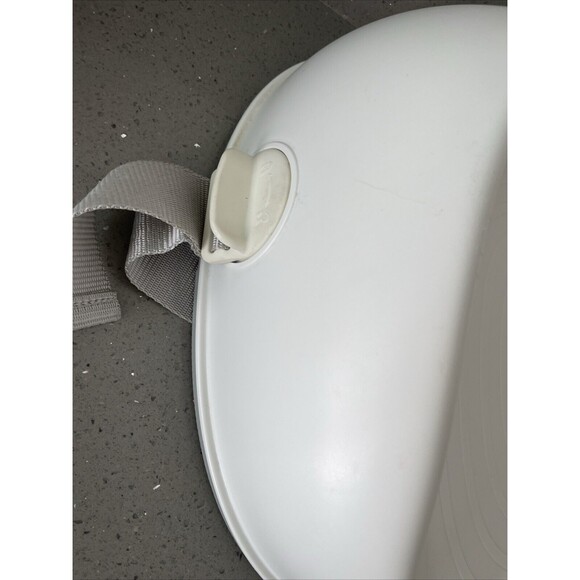 BabyBjörn Booster Seat 069021US White For Toddlers Using Existing Dining Chair - Picture 4 of 16